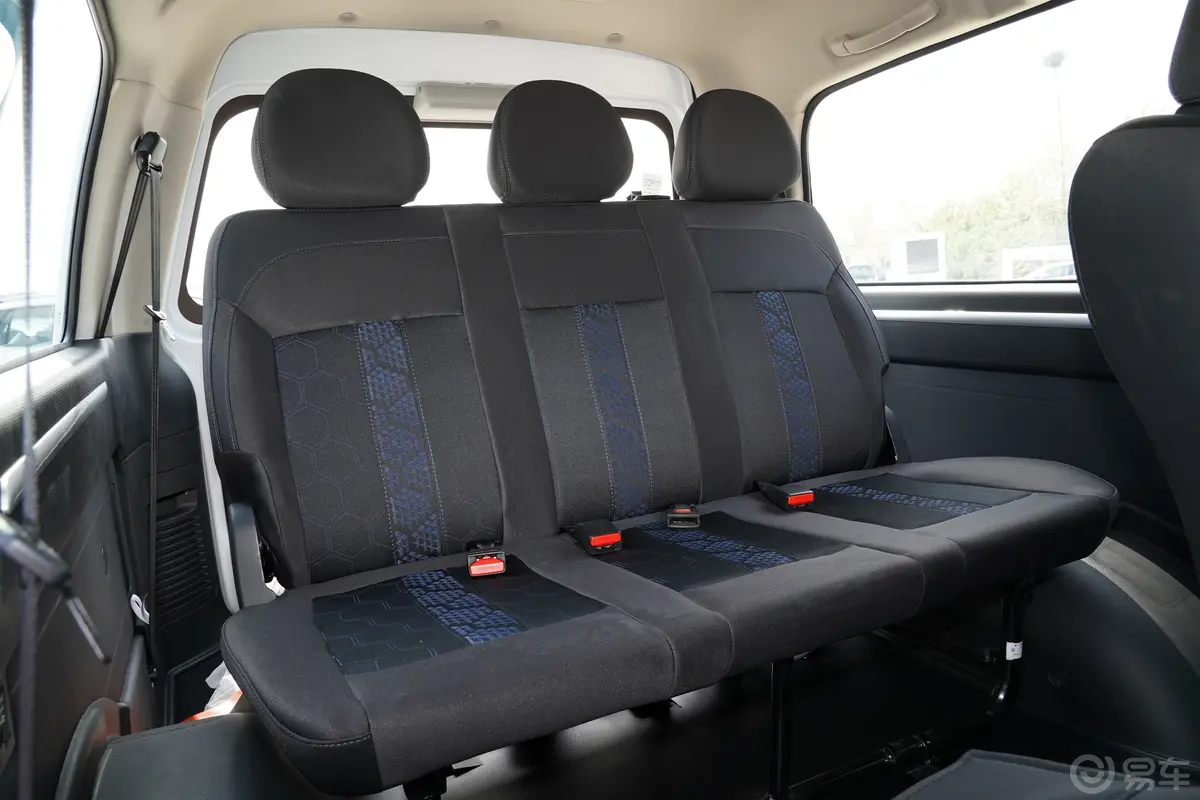 菱智M5 EV客运版 401km 标准型 7座第三排座椅