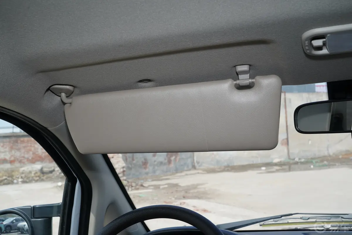 菱智M5 EV客运版 401km 标准型 7座驾驶位遮阳板