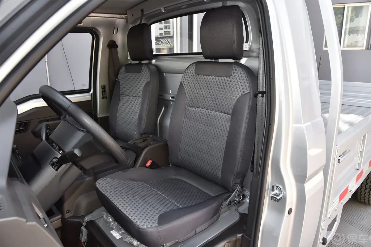五菱荣光新卡2.0L 单排基本型 2座驾驶员座椅