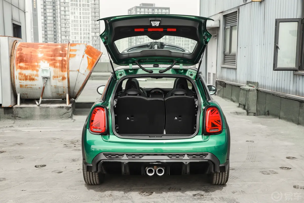 MINI JCW2.0T JOHN COOPER WORKS ALL-IN ULTIMATE终极版后备厢