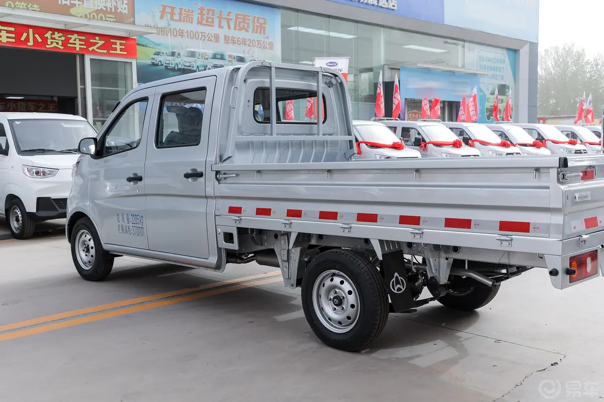 长安星卡1.5L 双排2.55米载货汽车标准型外观细节