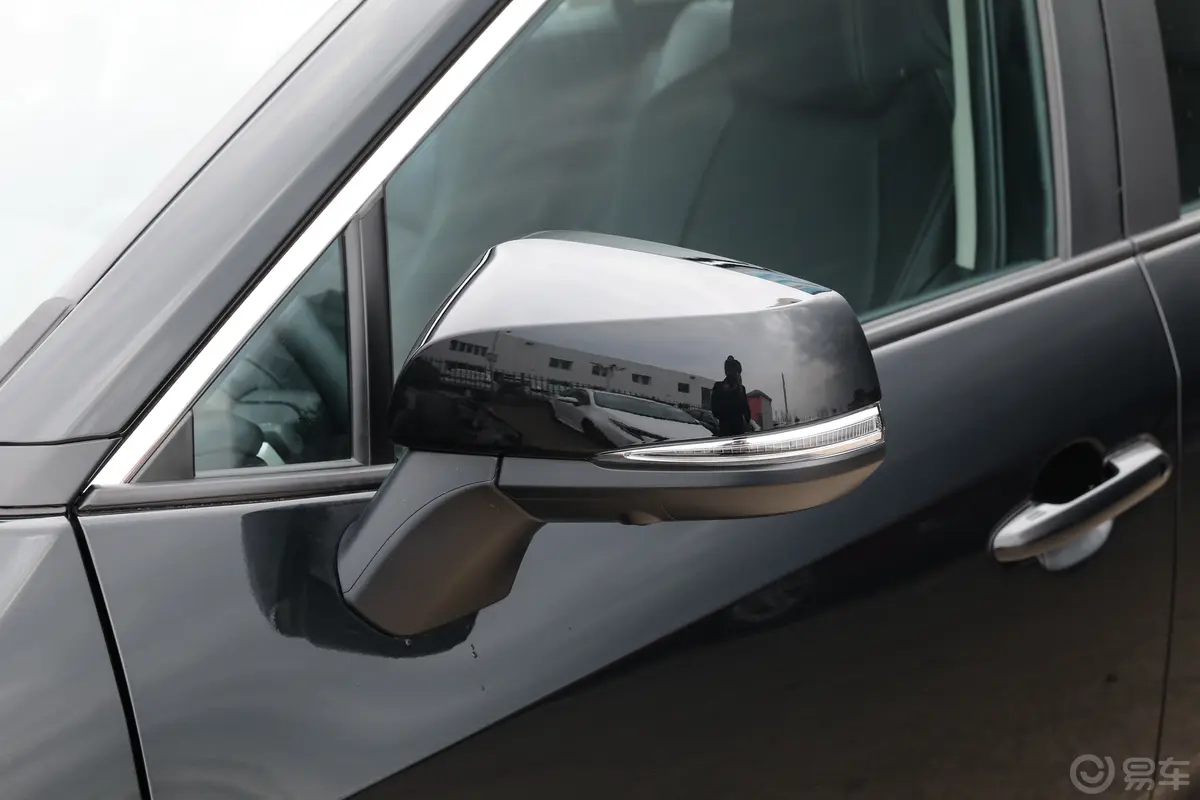 威兰达2.0L 两驱豪华PLUS版主驾驶后视镜背面