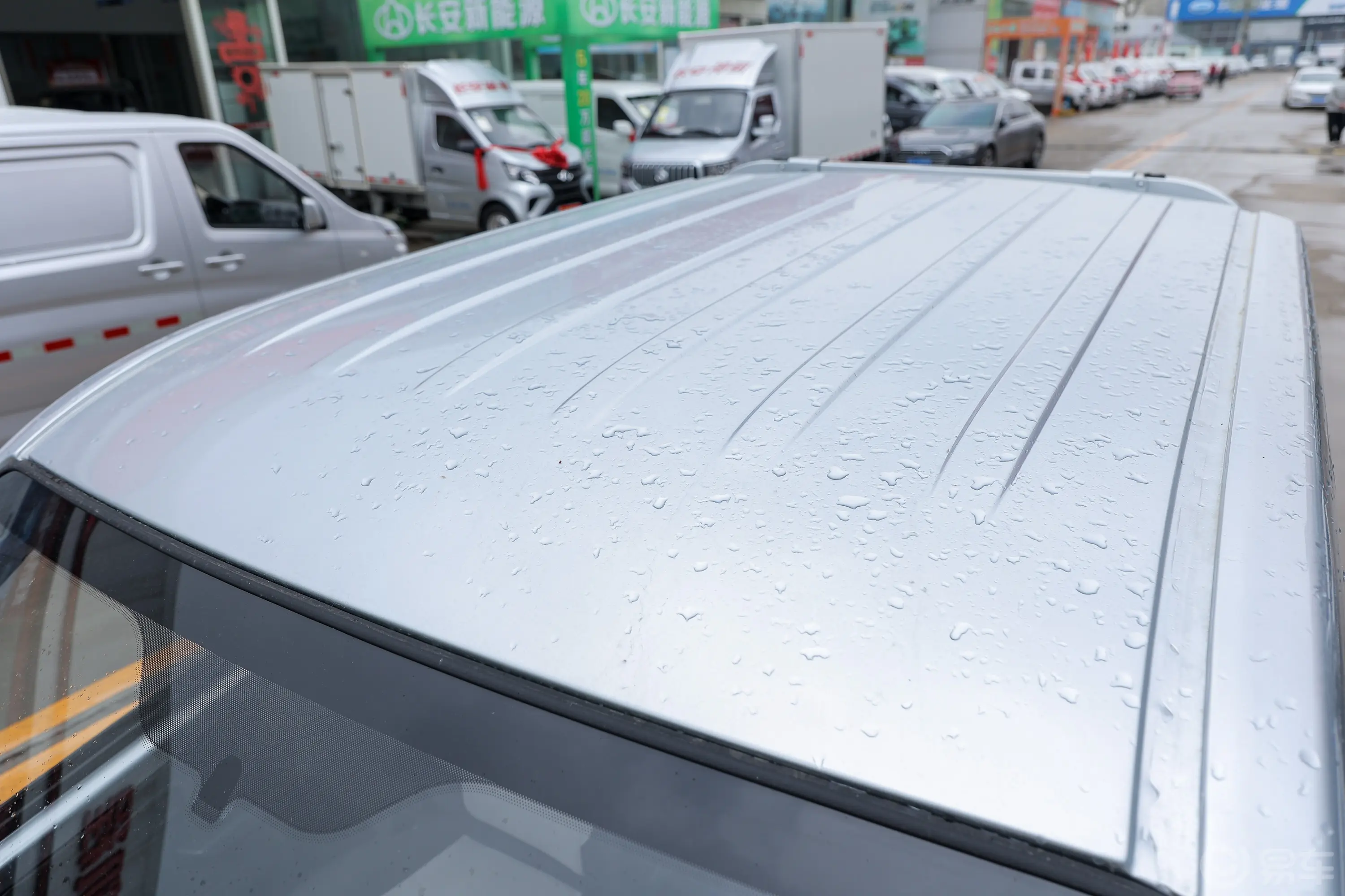 长安星卡1.5L 双排2.55米载货汽车标准型天窗