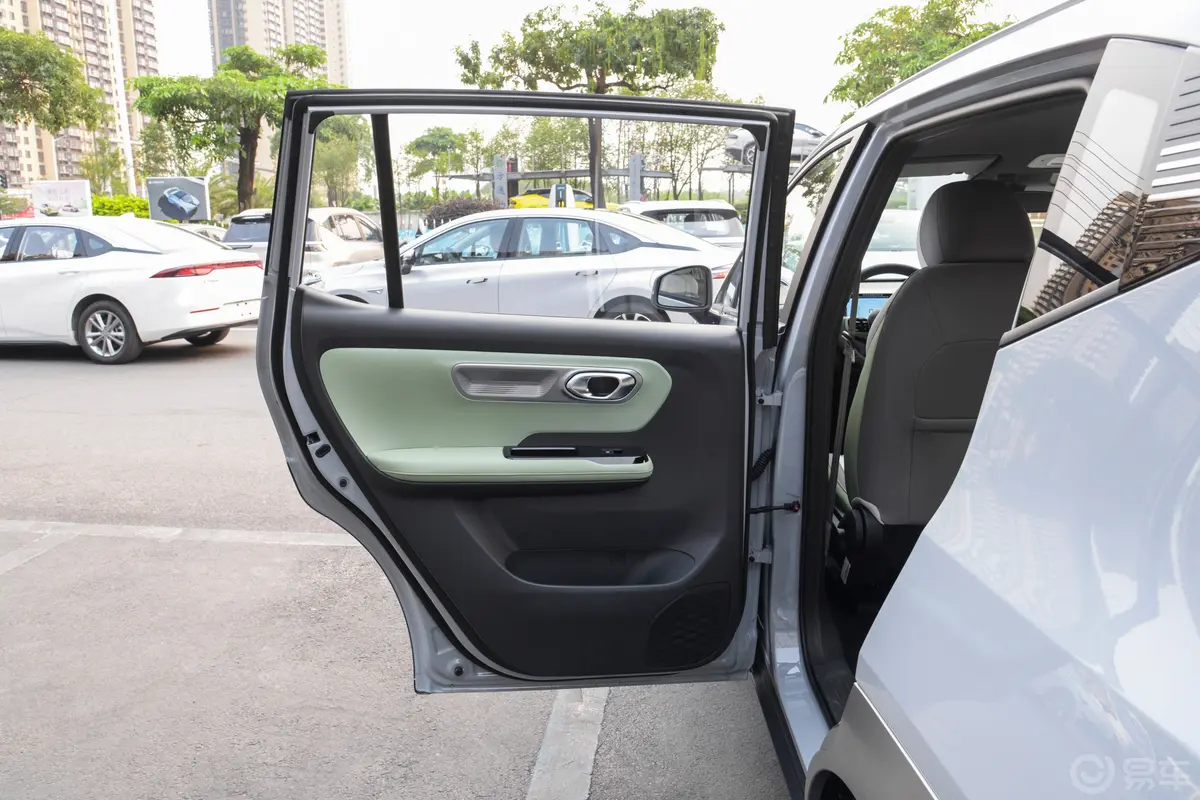 AION YPlus 610km 610 乐享版 三元锂驾驶员侧后车门