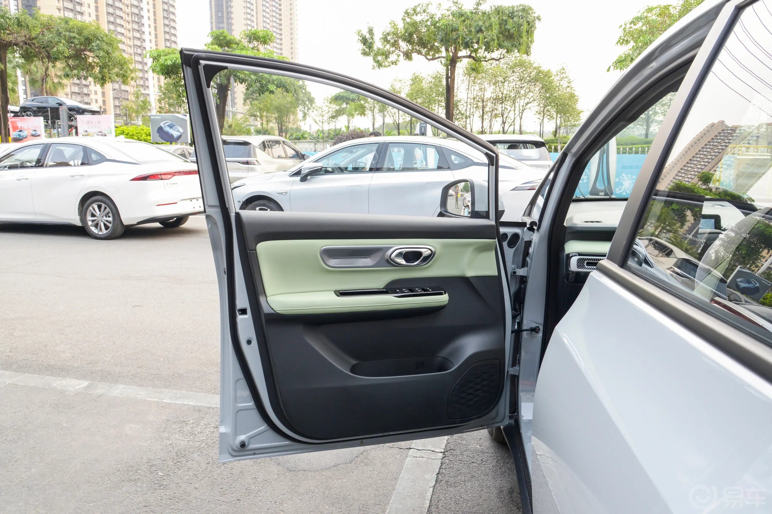 AION YPlus 610km 610 乐享版 三元锂驾驶员侧前车门
