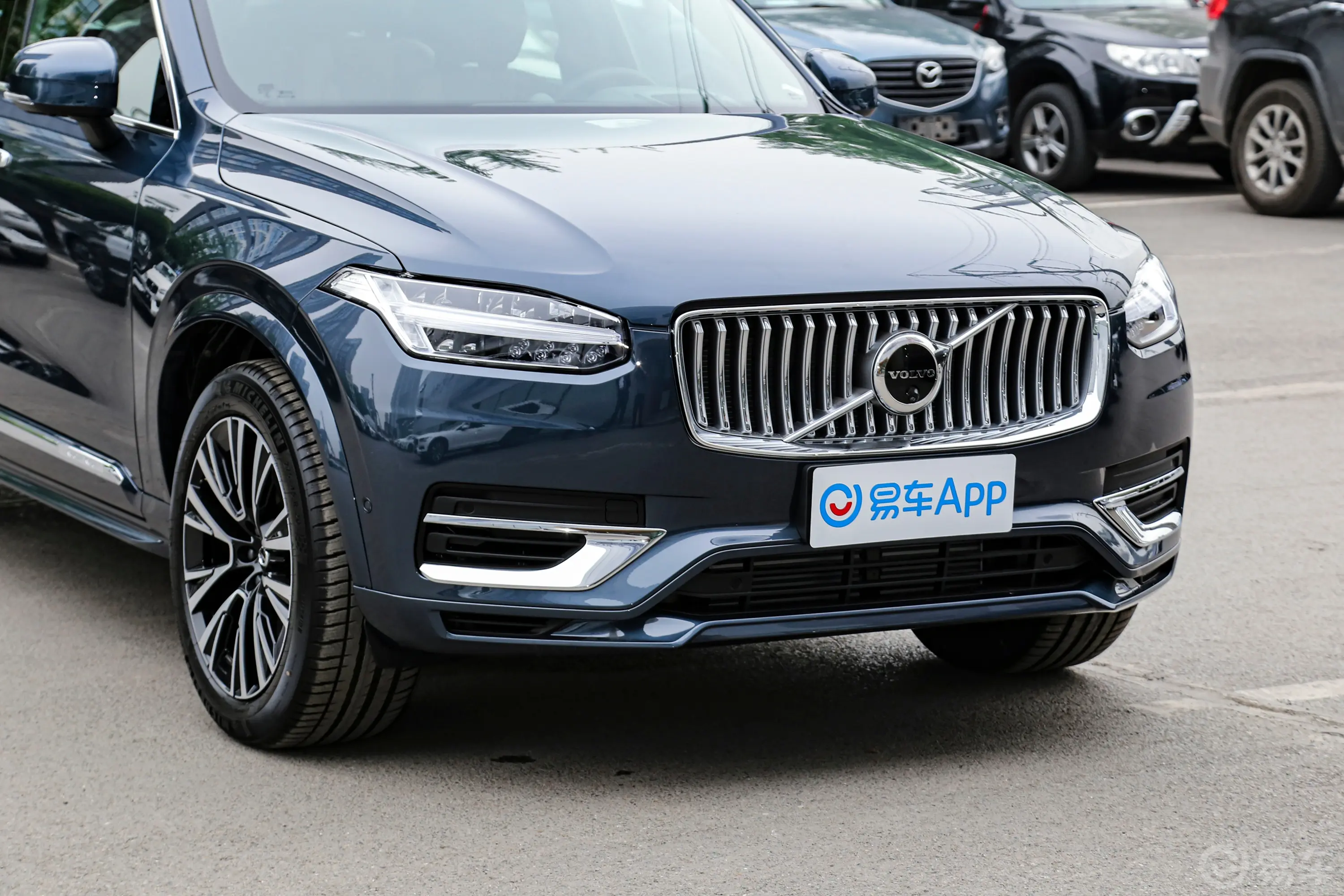 沃尔沃XC90 RECHARGET8 62km 长续航智尊豪华版前格栅侧俯拍