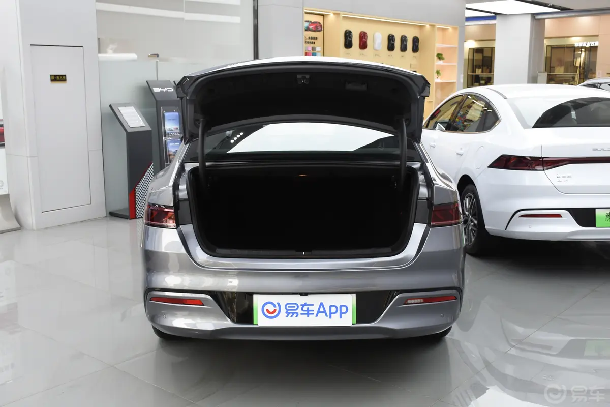 秦PLUS新能源EV 冠军版 510km 卓越型后备厢