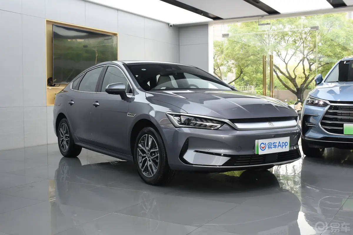 秦PLUS新能源EV 冠军版 510km 卓越型侧前45度车头向右水平