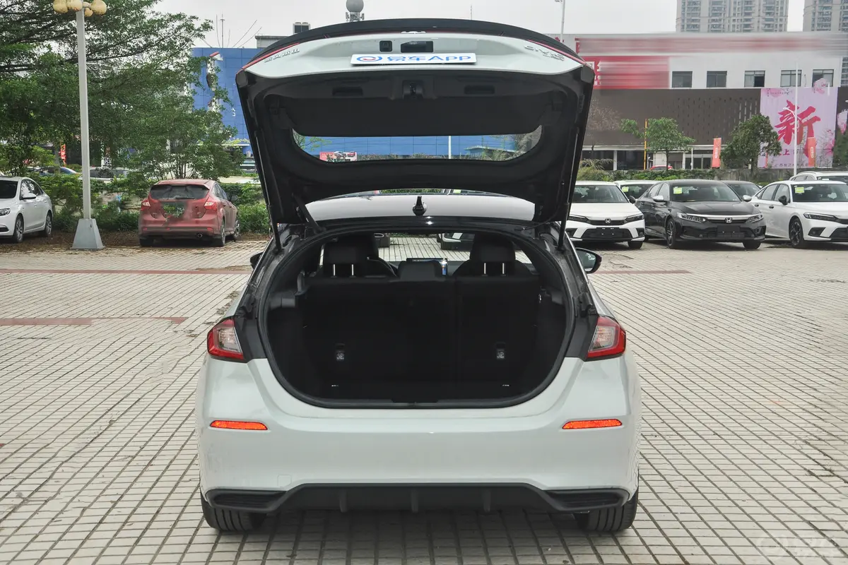 思域HATCHBACK e:HEV 2.0L E-CVT极控版空间