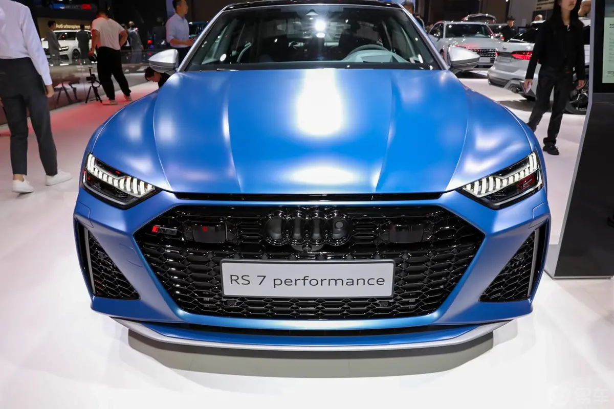 奥迪RS 74.0T Sportback Performance