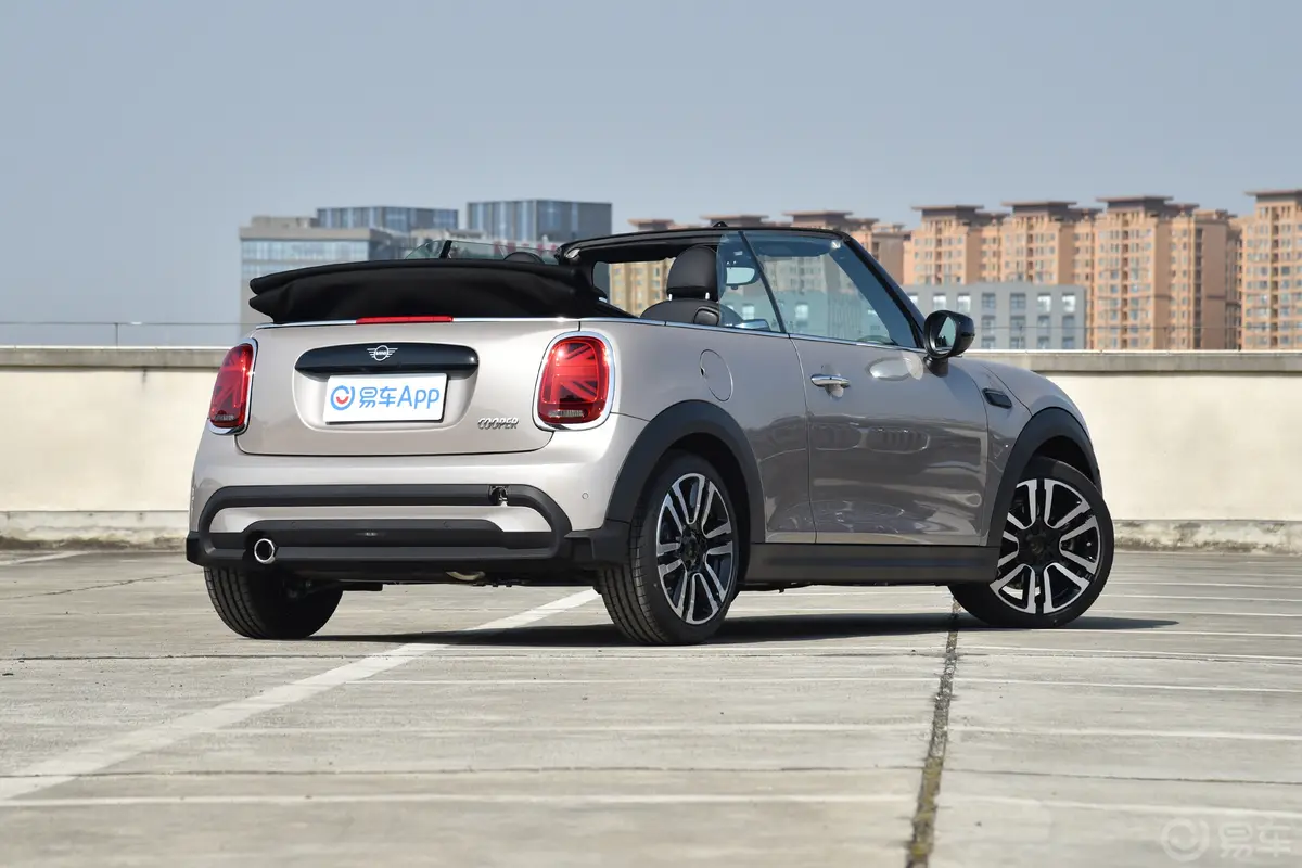 MINI CABRIO改款 1.5T COOPER CABRIO 艺术家敞篷状态