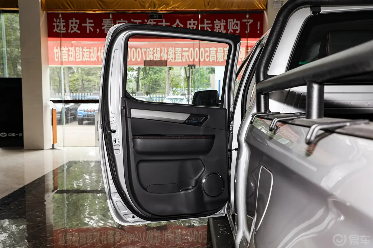 江淮T6工程版 2.0T 四驱长轴豪华型 柴油驾驶员侧后车门