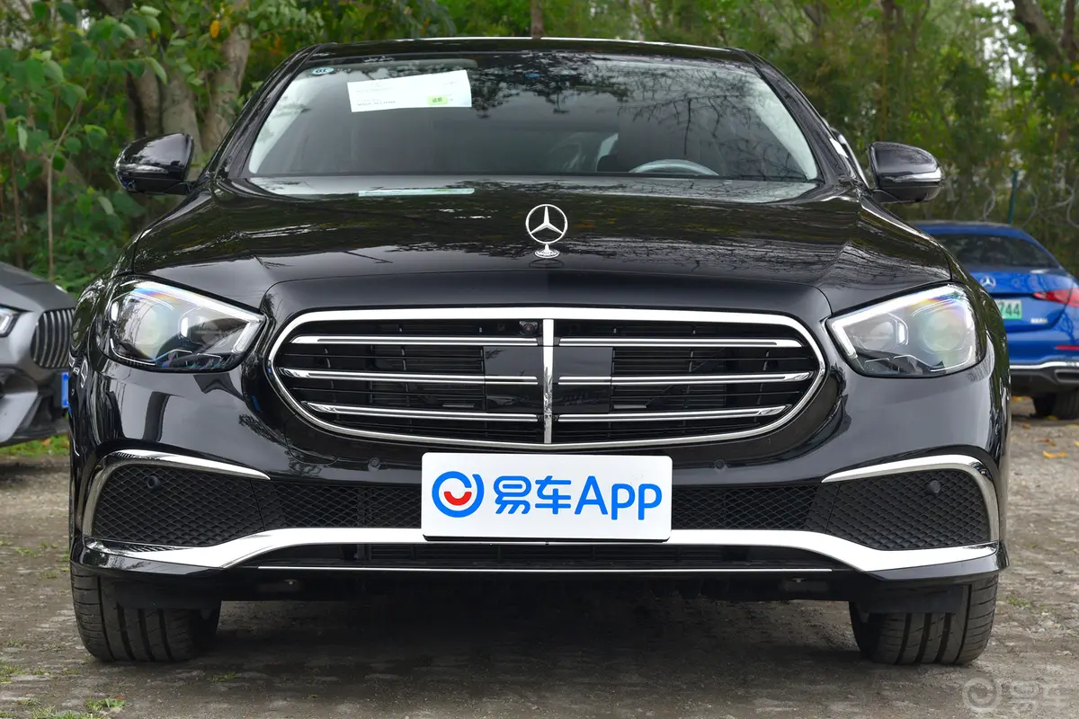 奔驰E级改款 E 300 L 尊贵型外观细节