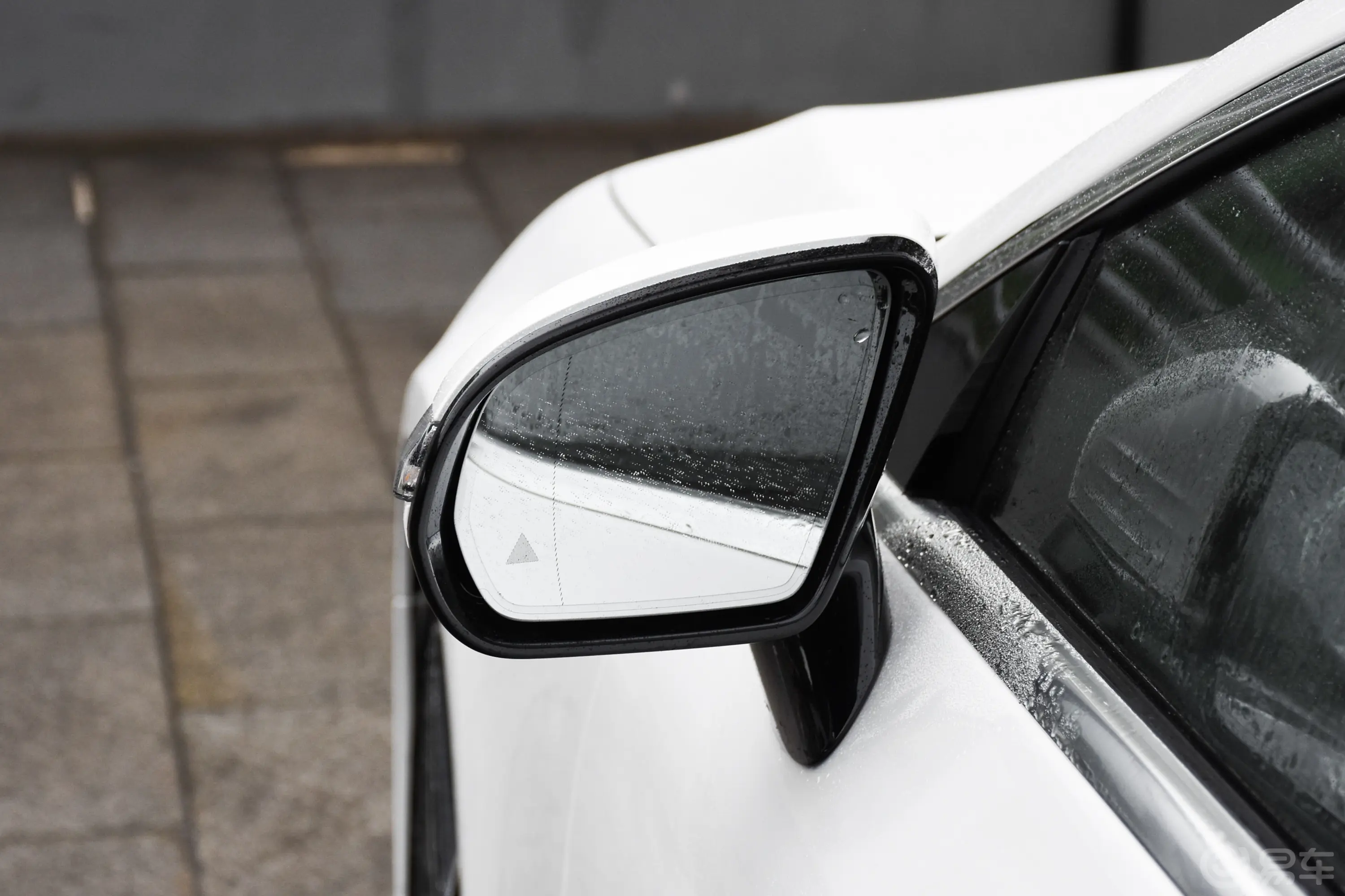 奔驰CLS改款 CLS 300 动感型后视镜镜面