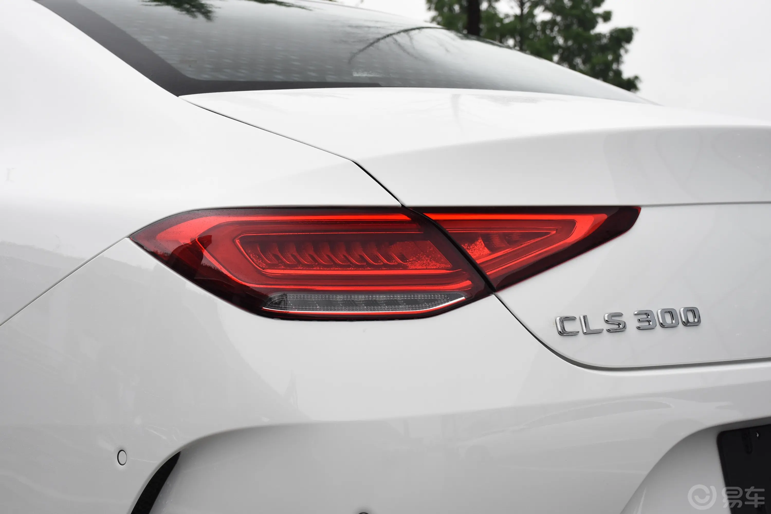 奔驰CLS级改款 CLS 300 动感型外观灯组