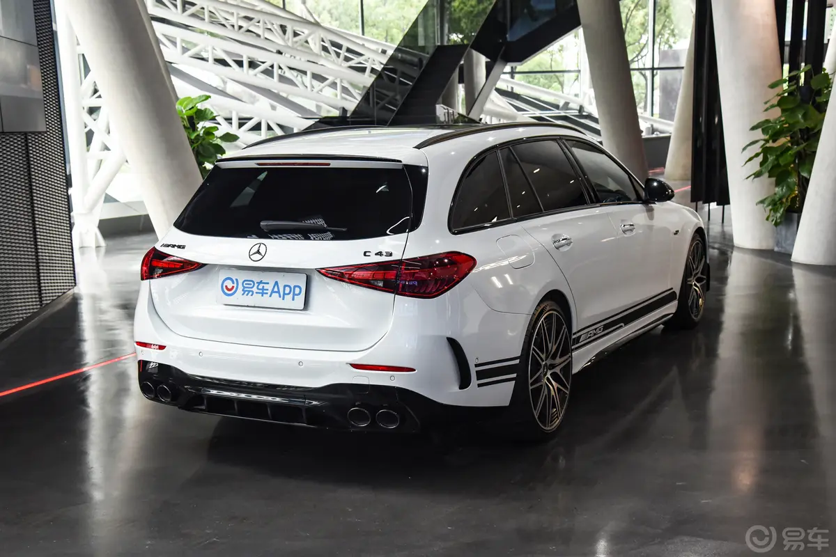 奔驰C级 AMGAMG C 43 4MATIC 旅行轿车 特别版侧后45度车头向右水平