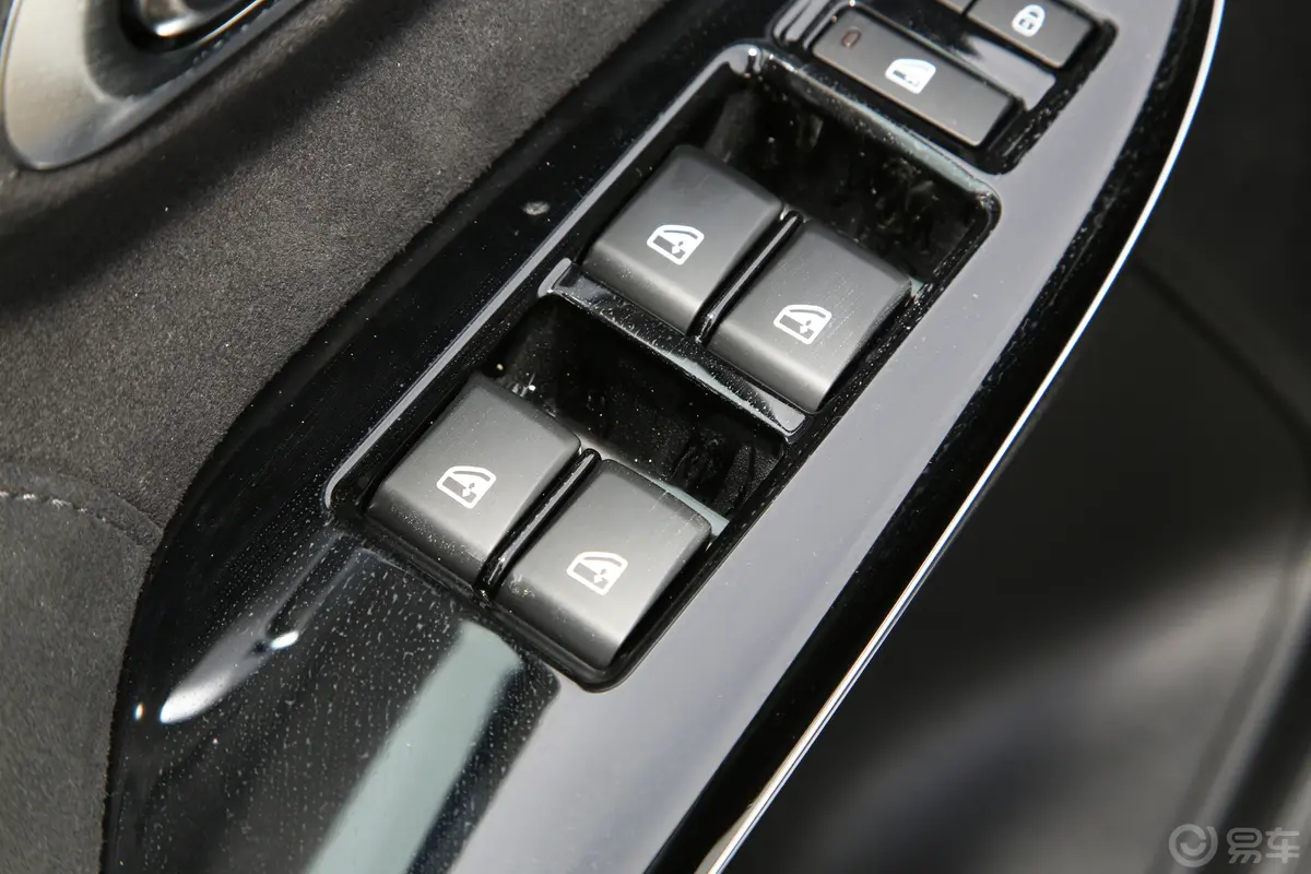 长安欧尚X7 PLUS畅享版 1.5T 双离合智享型 7座车窗调节整体