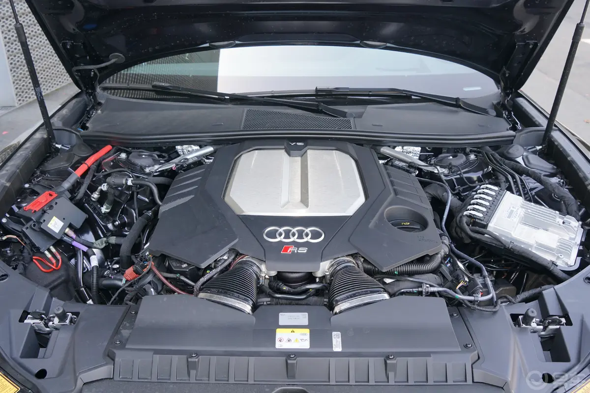 奥迪RS 64.0T Avant发动机特写