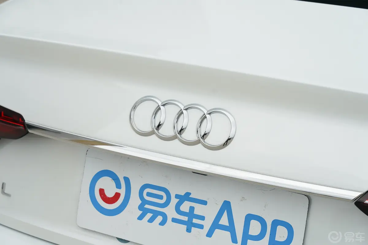 奥迪A4L40 TFSI 时尚动感型外观细节