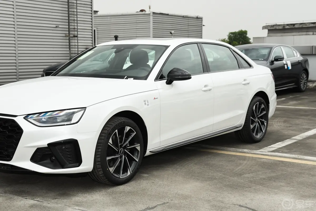 奥迪A4L40 TFSI 豪华动感型外观细节