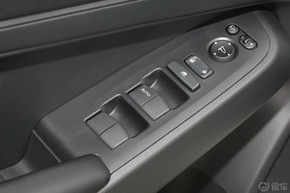 本田XR-V改款 1.5L 热爱版车窗调节整体