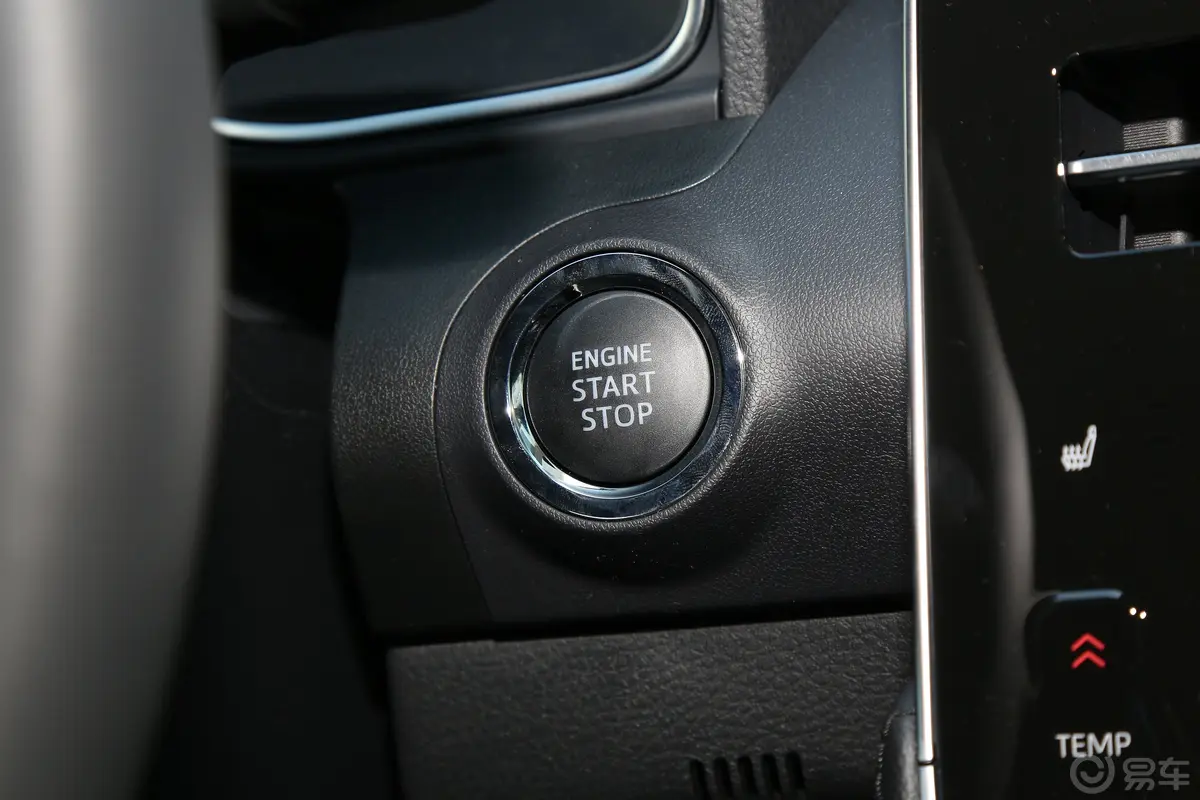 亚洲龙2.5L 自动Touring尊贵版钥匙孔或一键启动按键