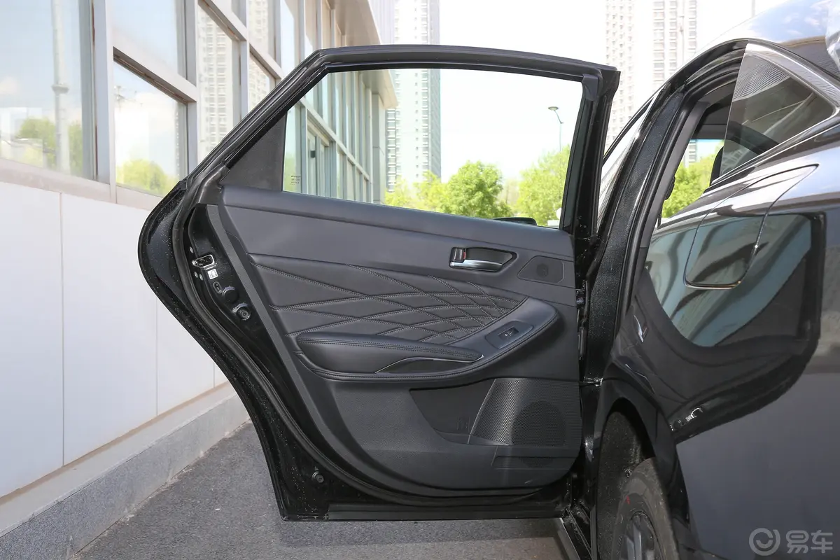 亚洲龙2.5L 自动Touring尊贵版驾驶员侧后车门