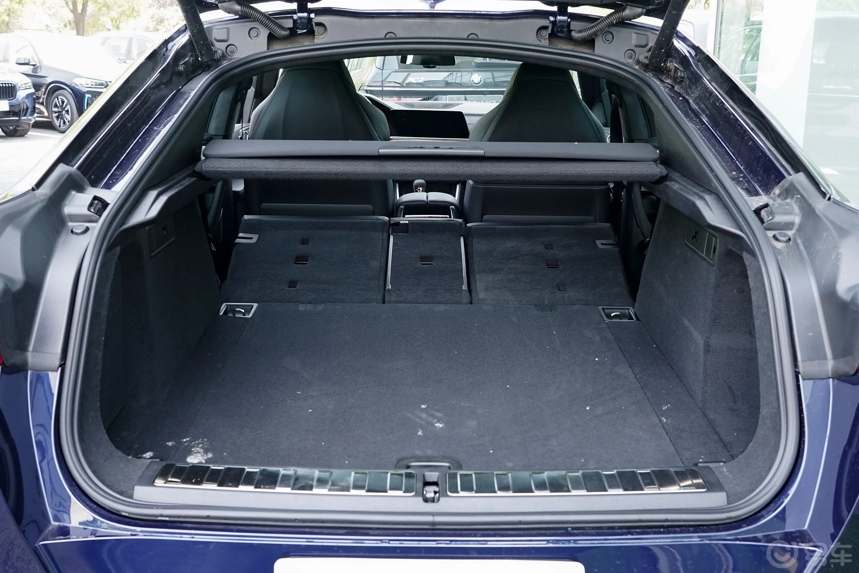 宝马X6 M50周年版 X6 M后备厢空间特写