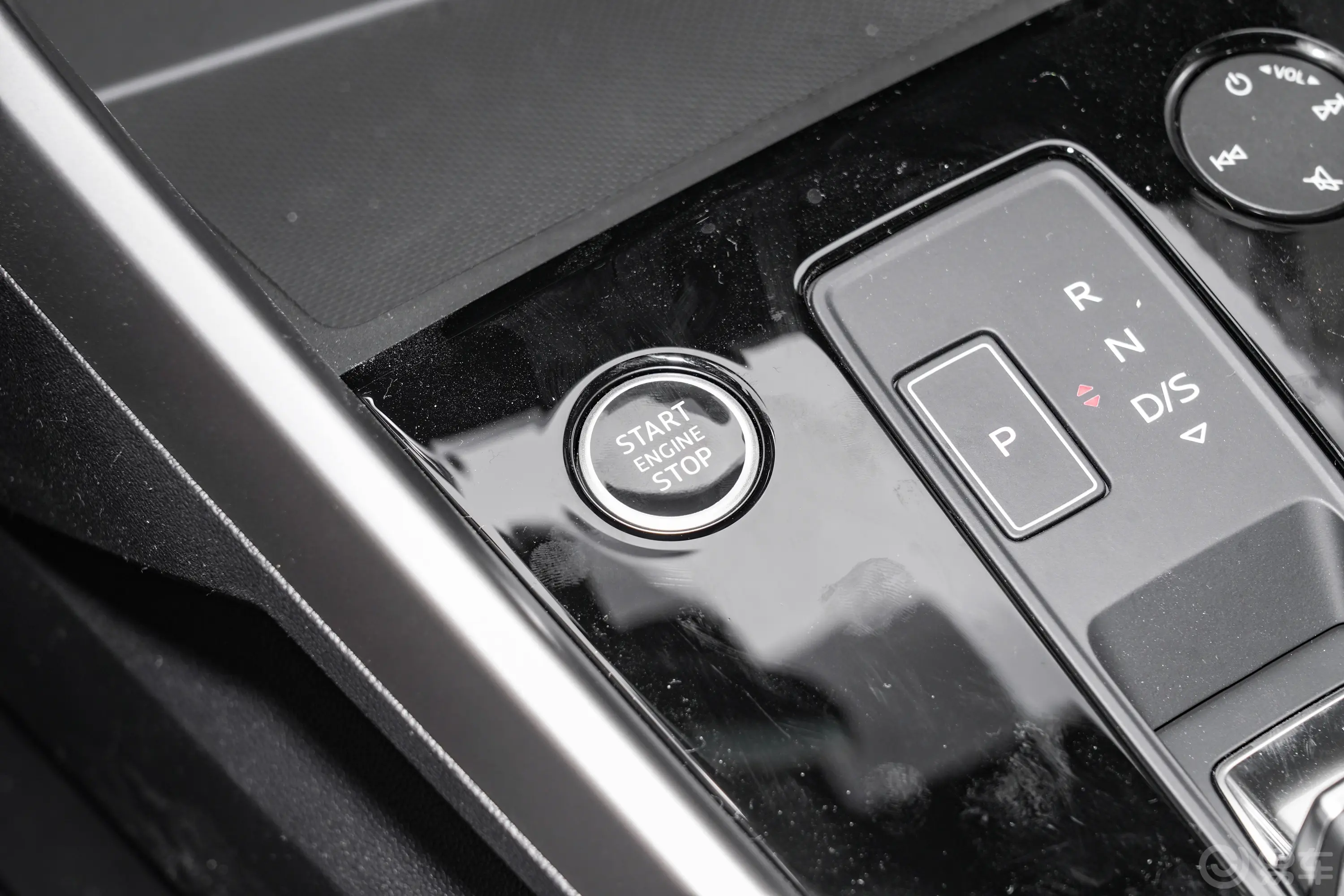 奥迪A3改款 Sportback 35 TFSI 进取运动型钥匙孔或一键启动按键