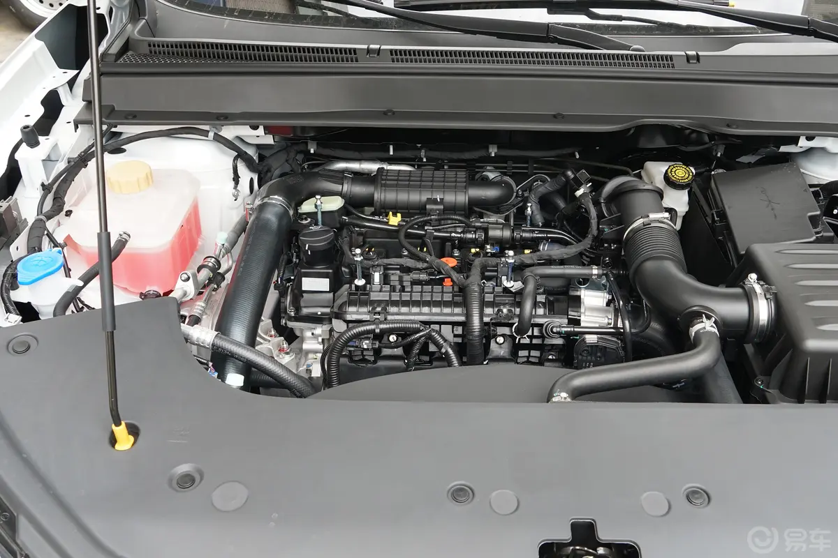 风行T5 EVO狂飚版 1.5T 新铂金款发动机特写