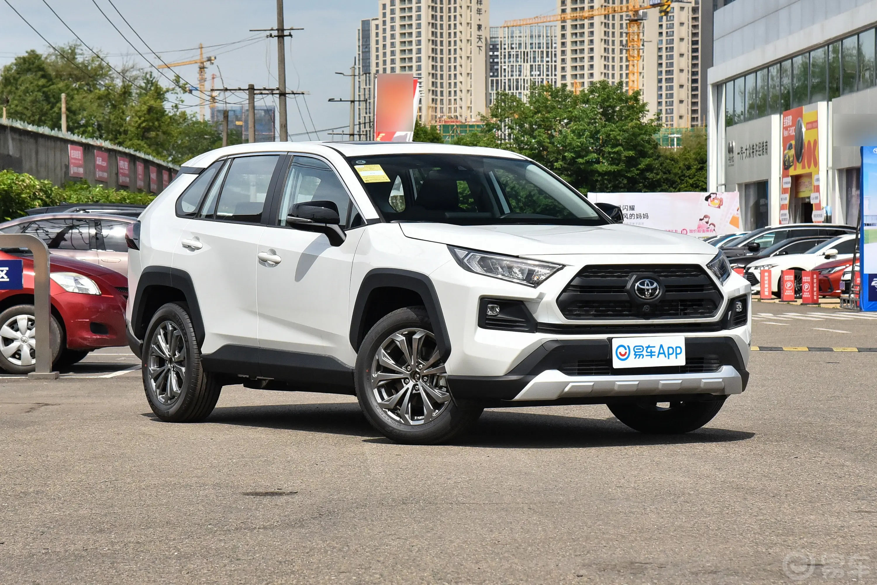 RAV4荣放2.0L 四驱探险版胎压信息铭牌