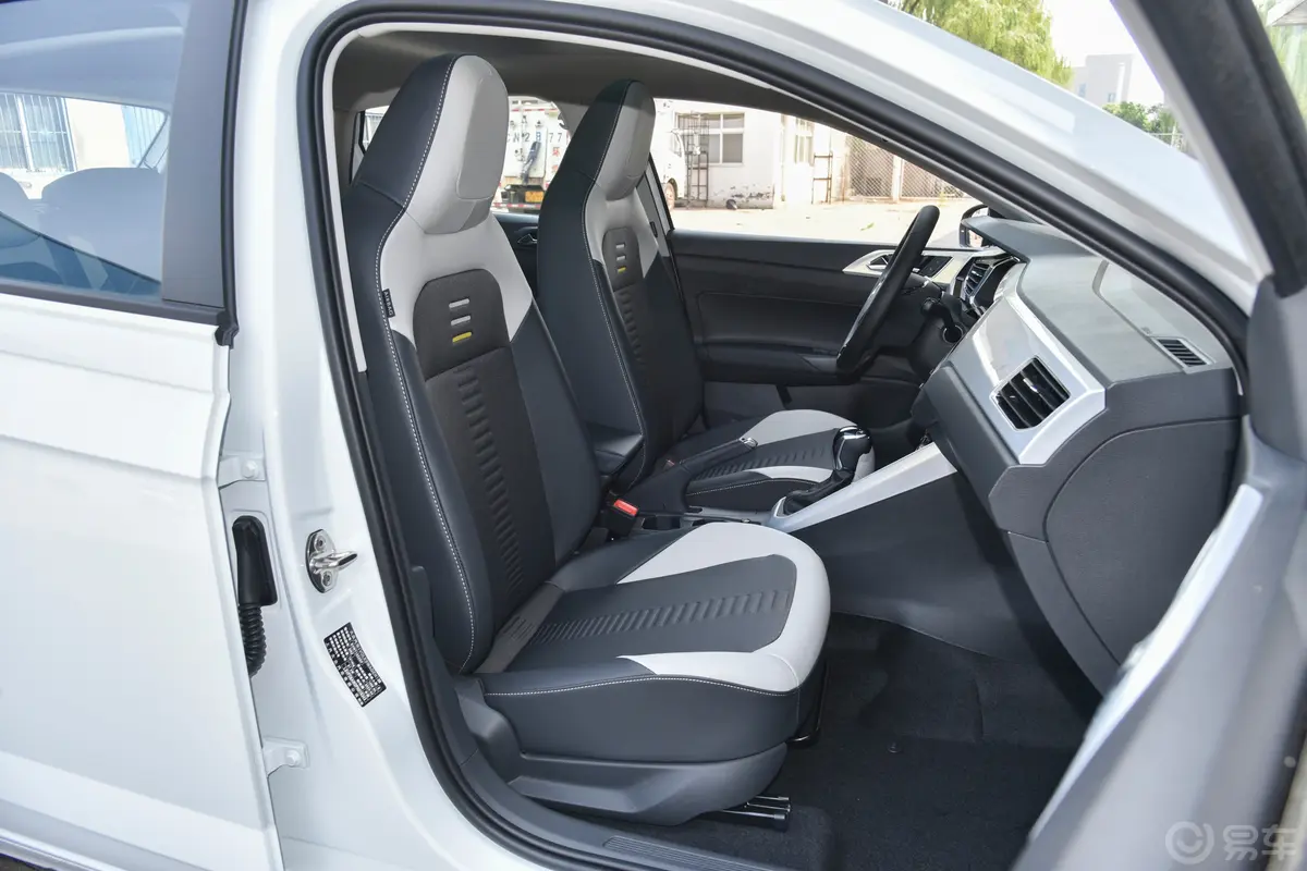 Polo改款 Plus 1.5L 自动潮酷智尊版副驾驶座椅