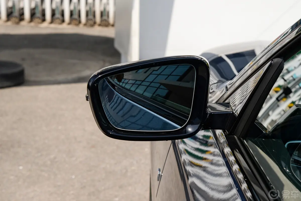 宝马4系双门轿跑车 425i M运动曜夜套装后视镜镜面