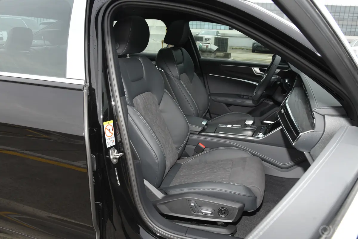 奥迪A6L改款 55 TFSI quattro 尊享动感型副驾驶座椅