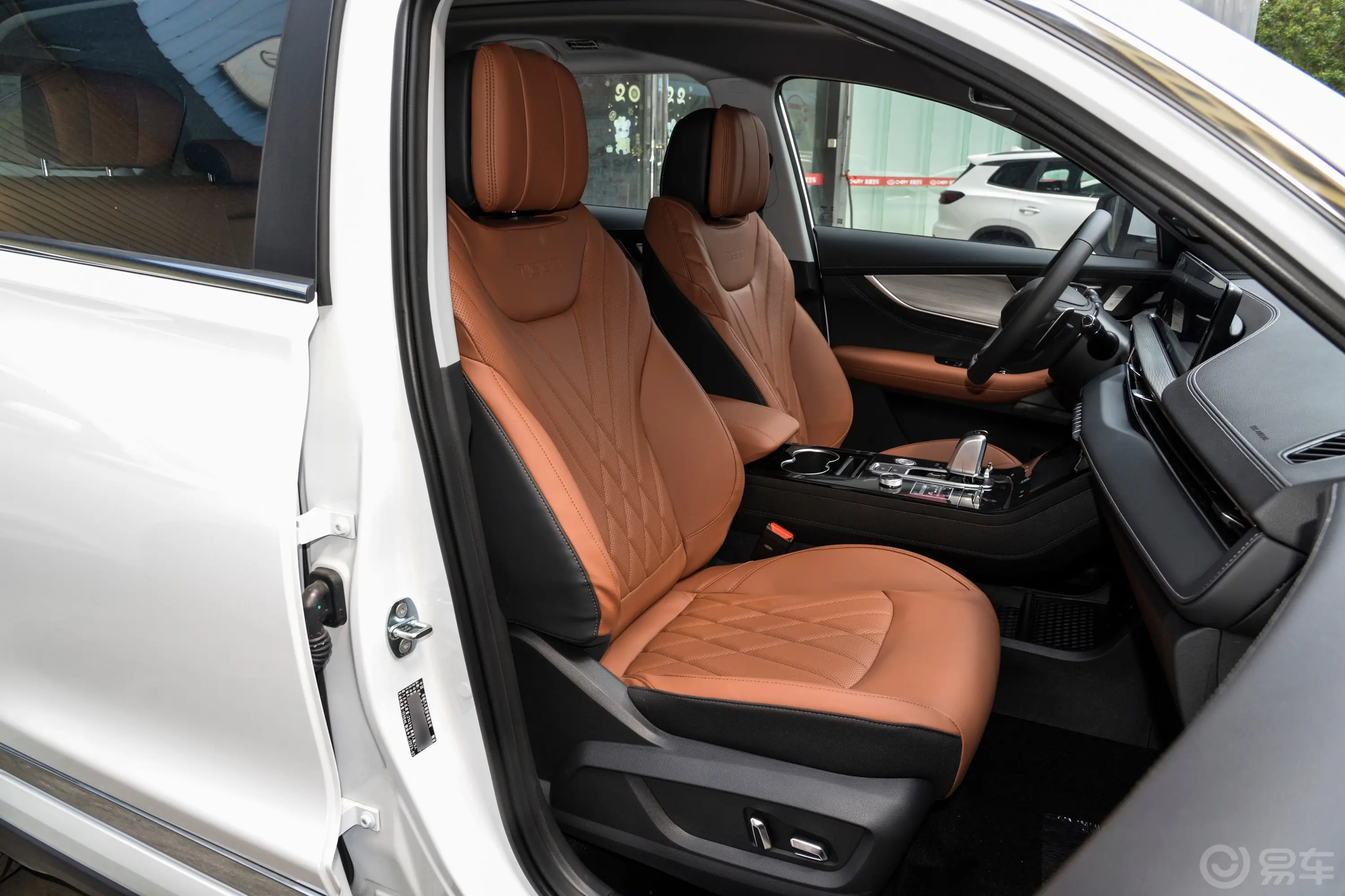 瑞虎8 PLUS改款 290TGDI 双离合两驱豪享版+副驾驶座椅