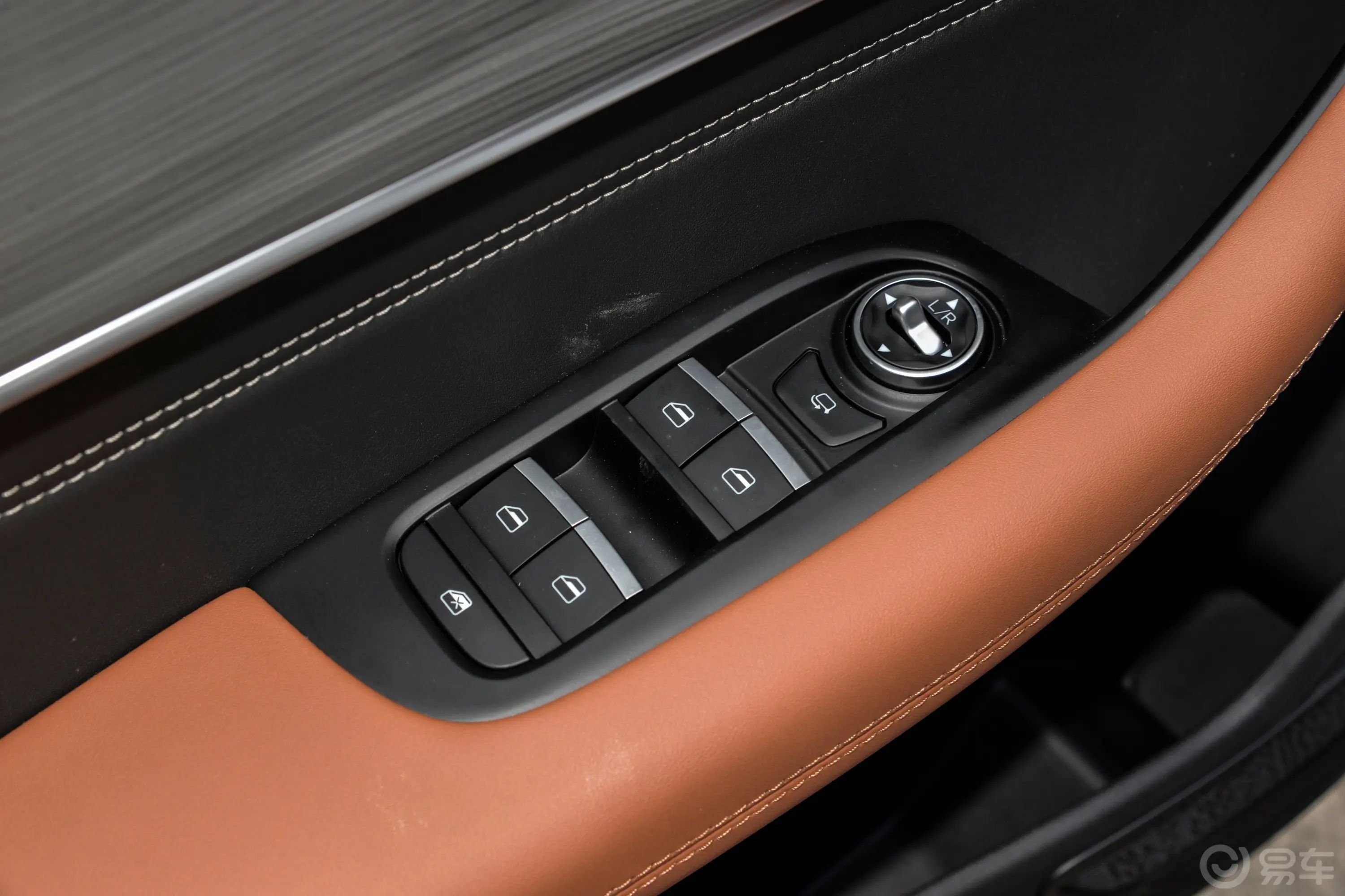 瑞虎8 PLUS改款 290TGDI 双离合两驱豪享版+车窗调节整体