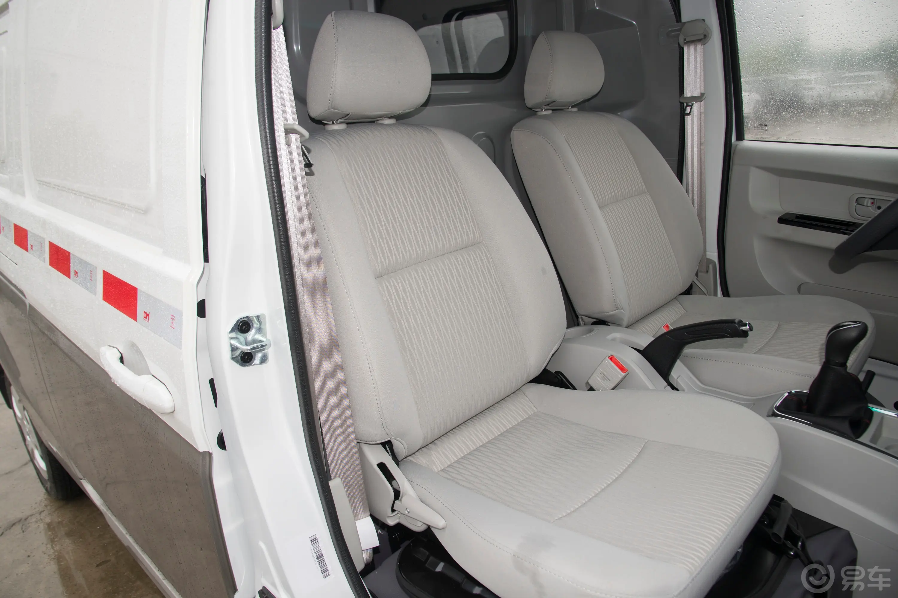 金杯新海狮X30L1.5L 厢货财富空调版 2/5座 CNG(100L)副驾驶座椅
