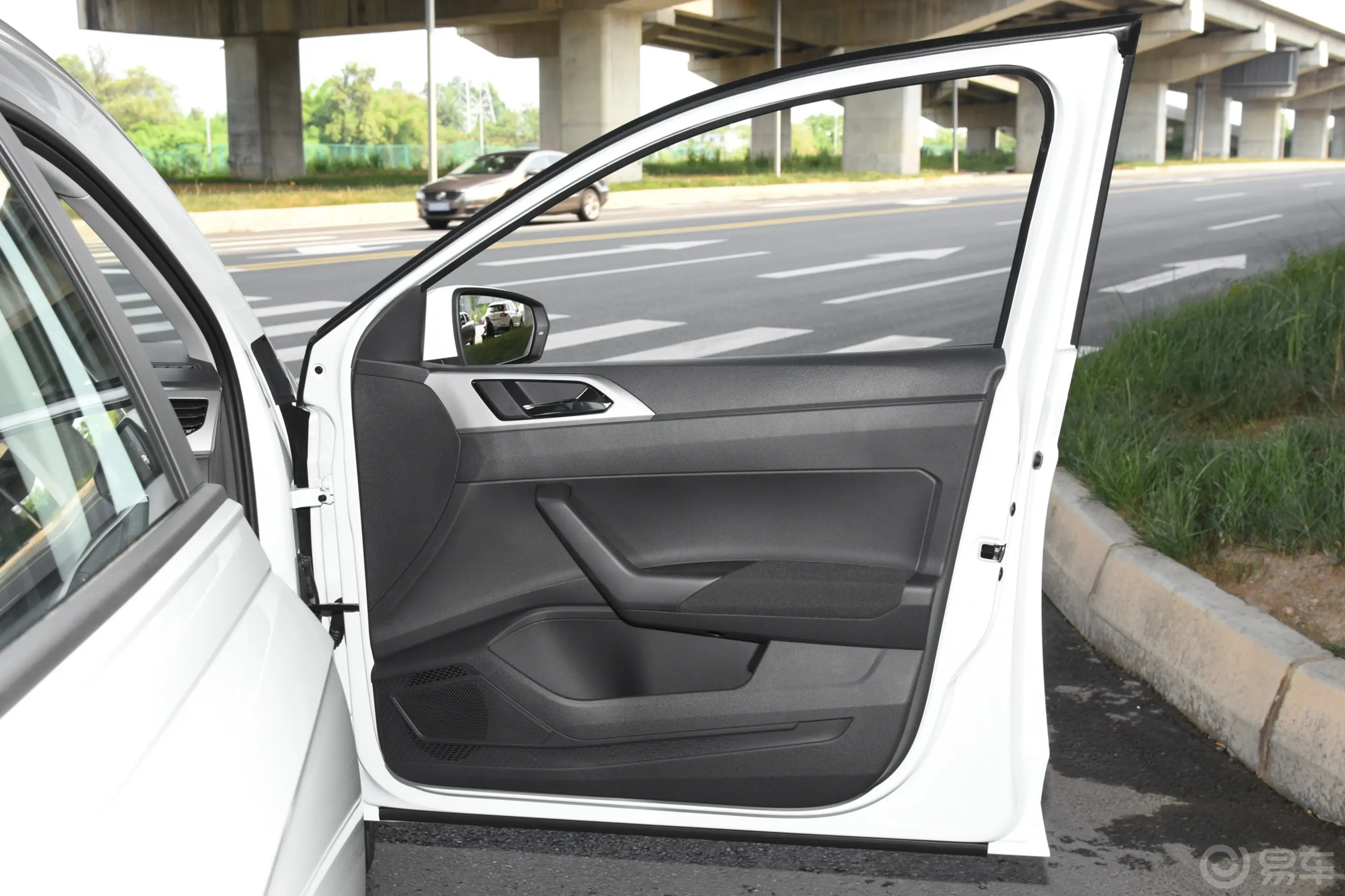 Polo改款 Plus 1.5L 自动全景乐享版副驾驶员车门