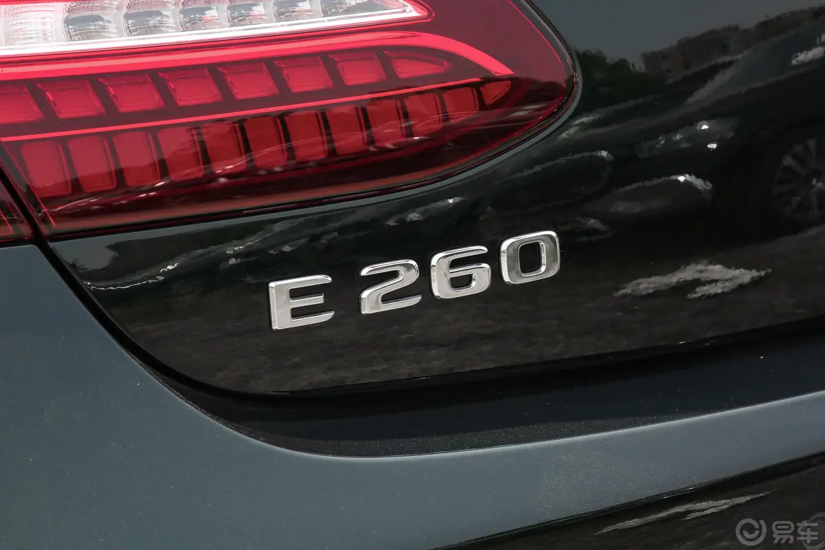 奔驰E级(进口)改款 E 260 4MATIC 敞篷轿跑车外观细节