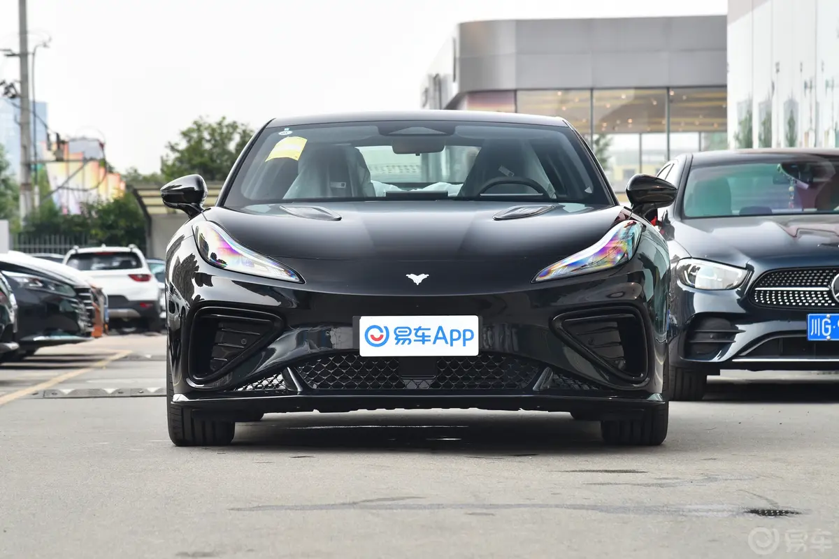 哪吒GT560km 后驱560版正前水平