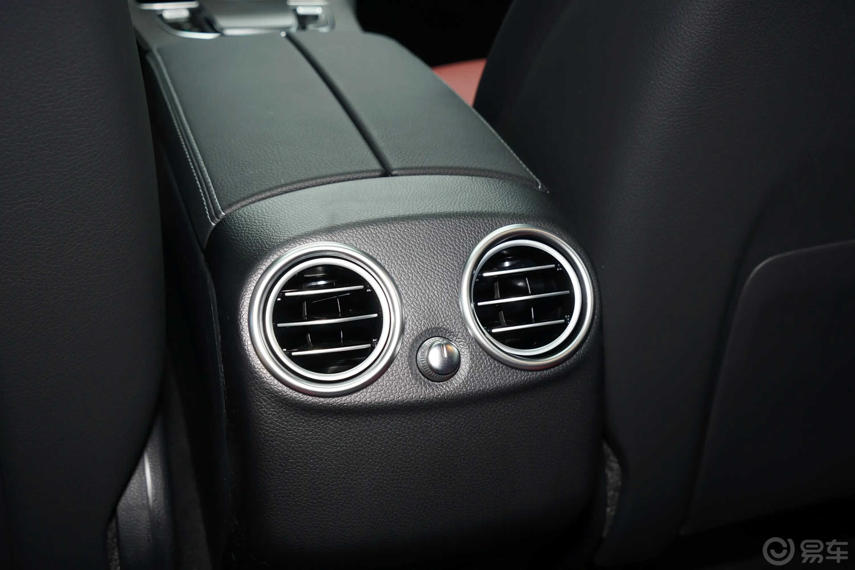奔驰GLC轿跑改款 GLC 300 4MATIC 轿跑SUV后排空调控制键