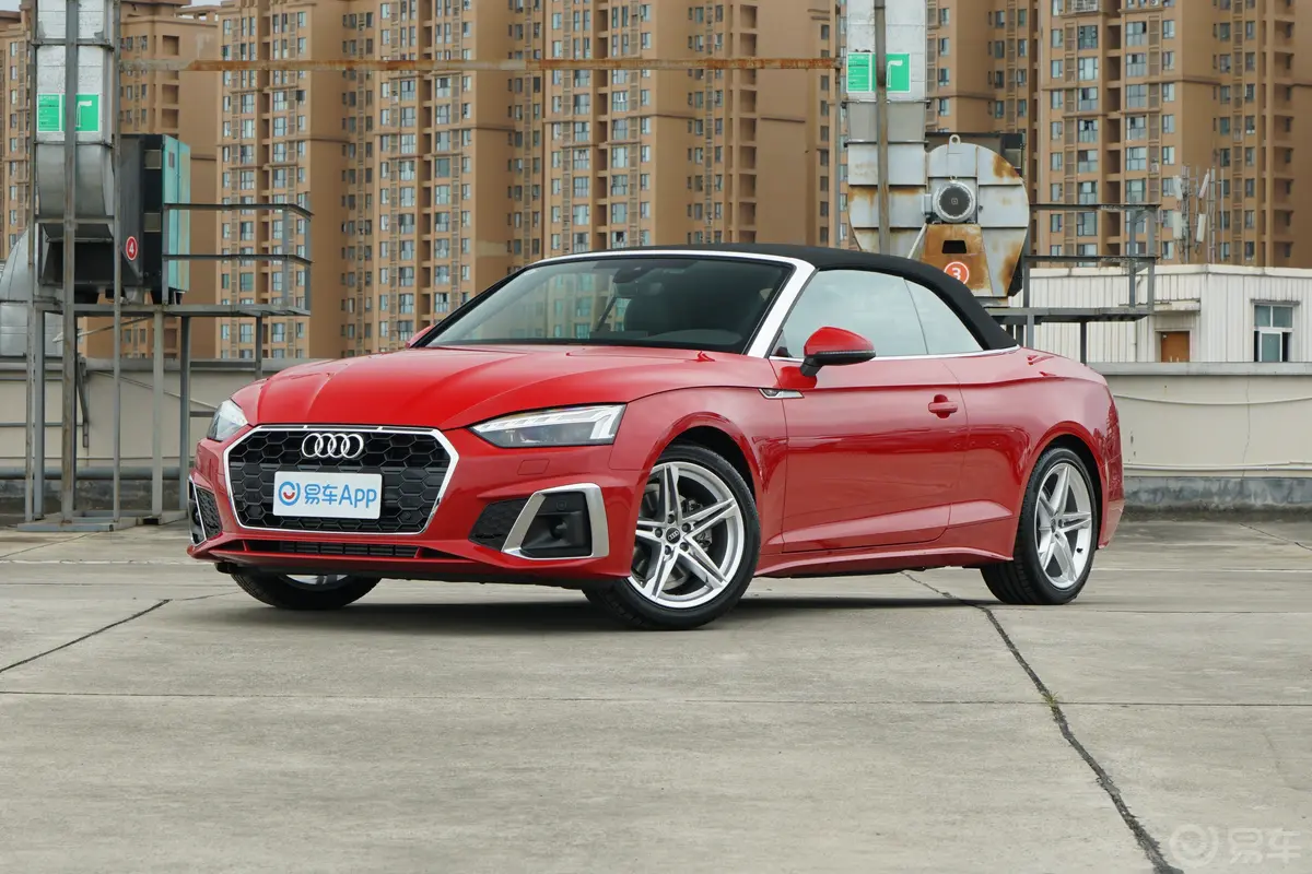 奥迪A5Cabriolet 40 TFSI 时尚动感型侧前45度车头向左水平