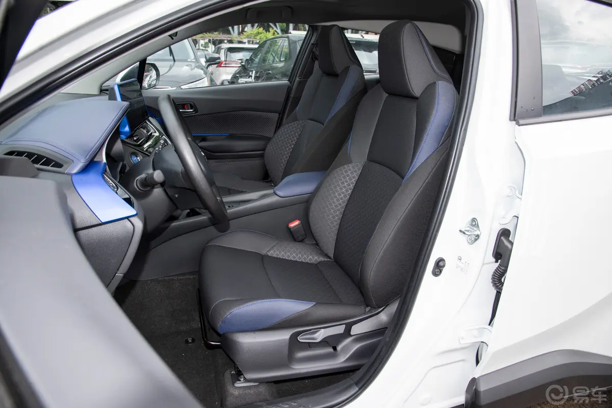 丰田C-HR双擎 2.0L 舒适版驾驶员座椅