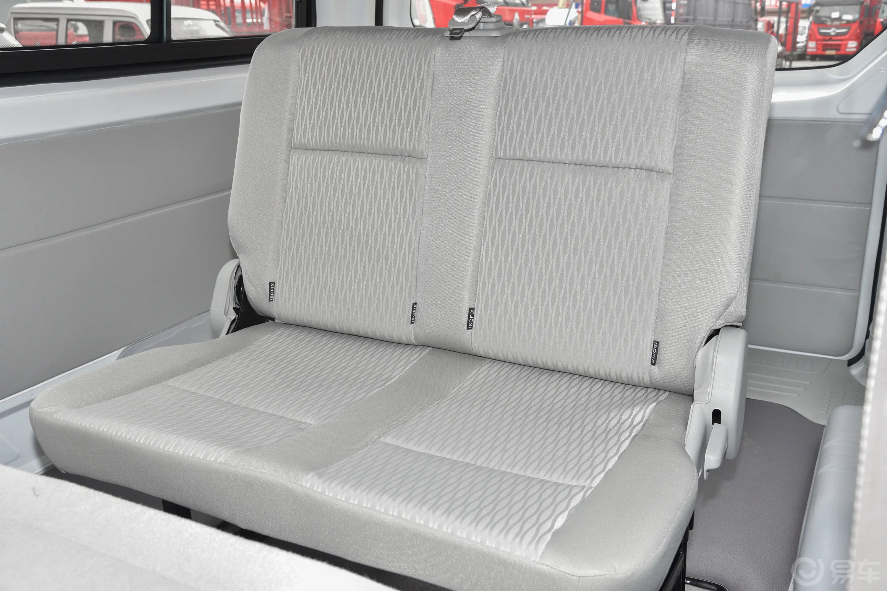 金杯新海狮X30L1.5L 客车财富中央空调版 6/7座 CNG(100L)第三排座椅