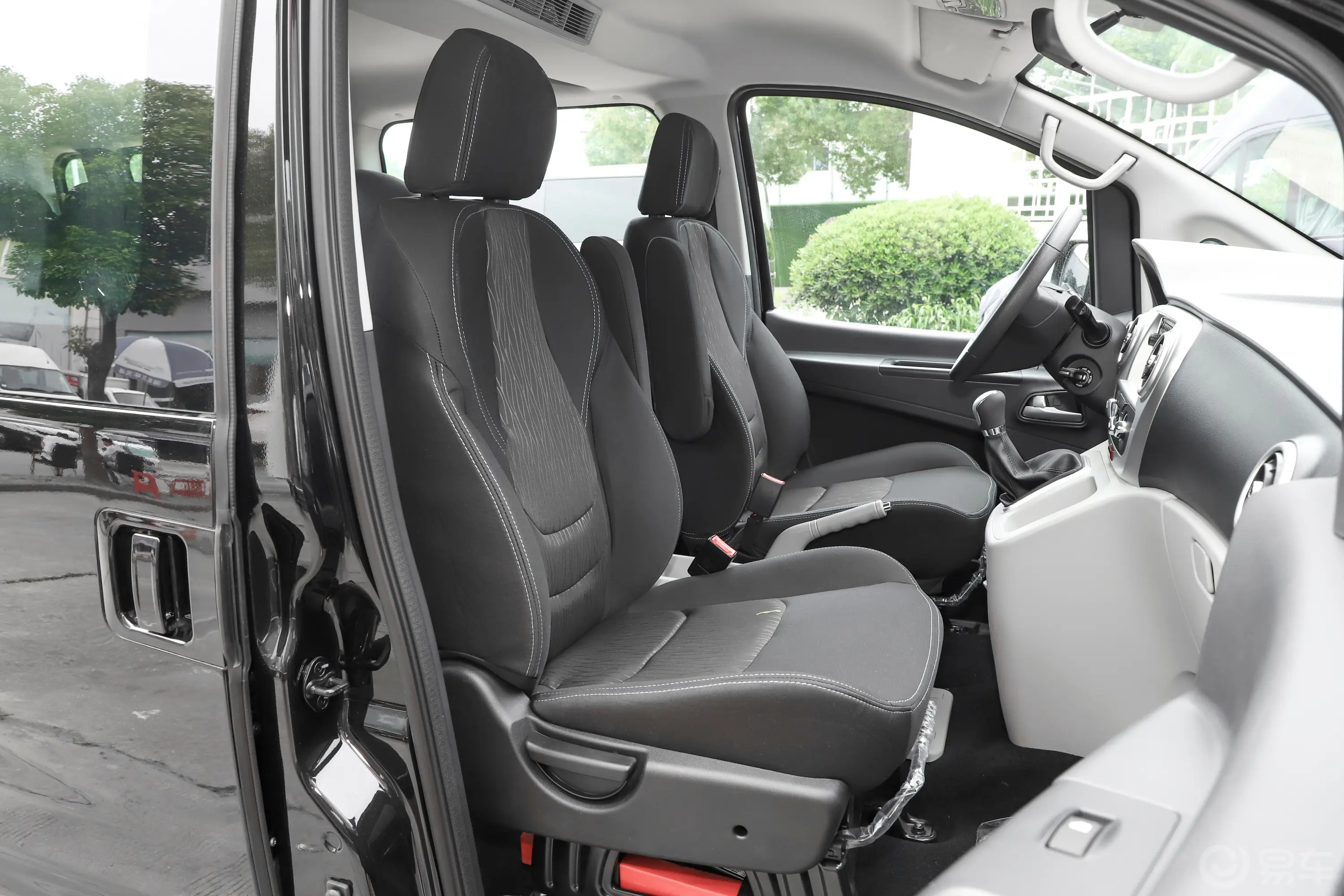 瑞风M3PLUS 1.8L 舒适版 9座副驾驶座椅