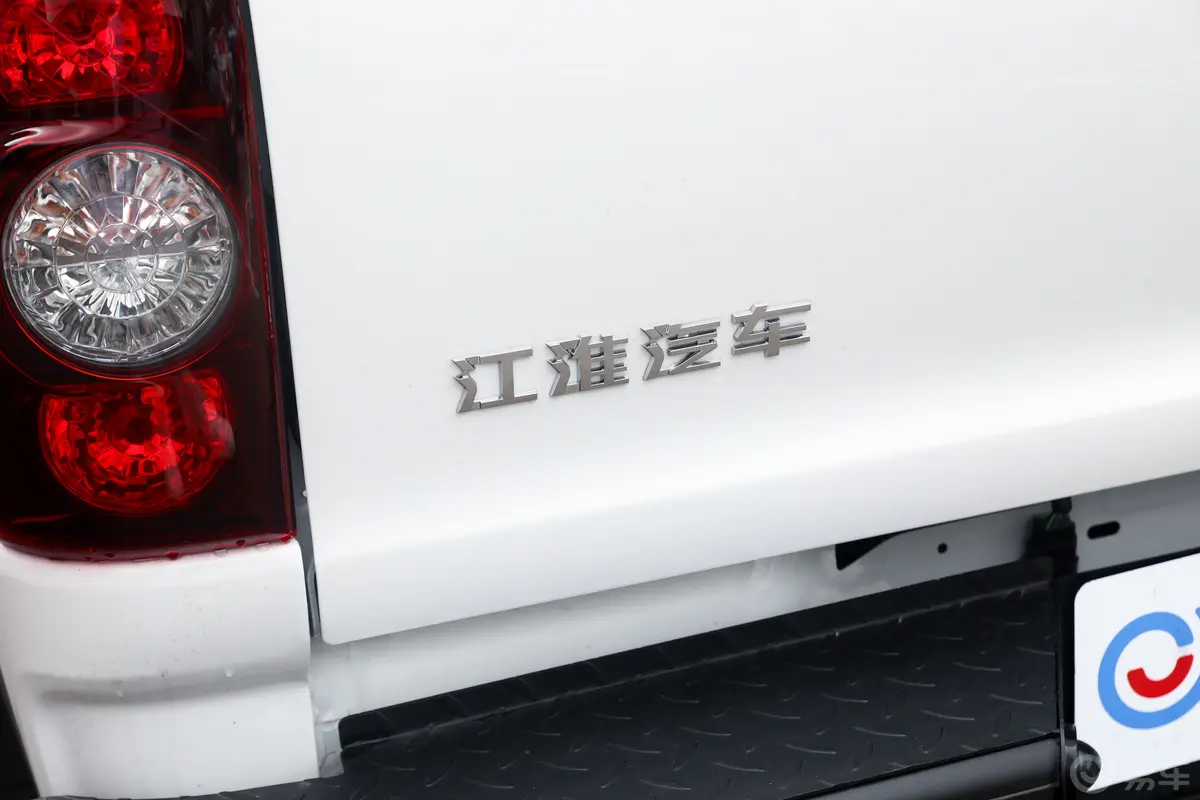 江淮T6工程版 2.0T 两驱长轴豪华型 柴油外观细节