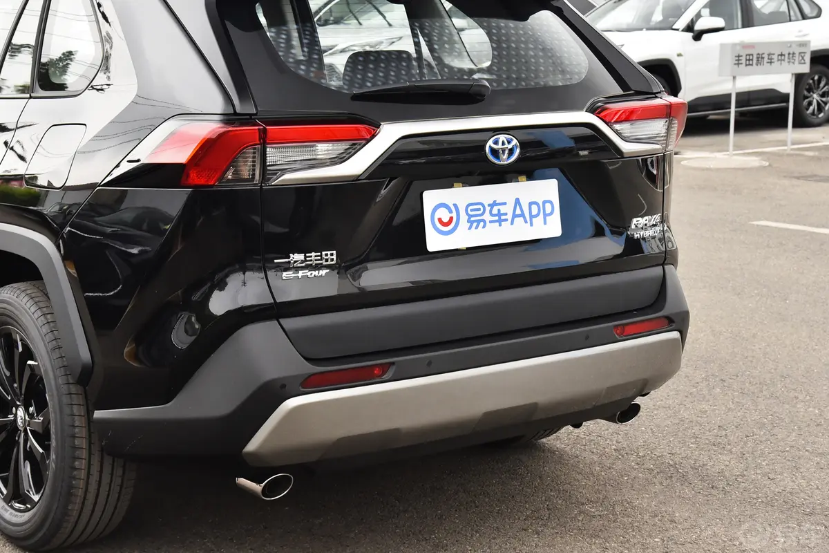 RAV4荣放双擎 2.5L 四驱旗舰版车后雷达