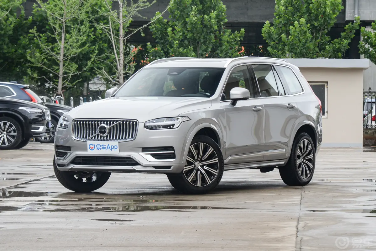 沃尔沃XC90B5 智行豪华版 5座侧前45度车头向左水平