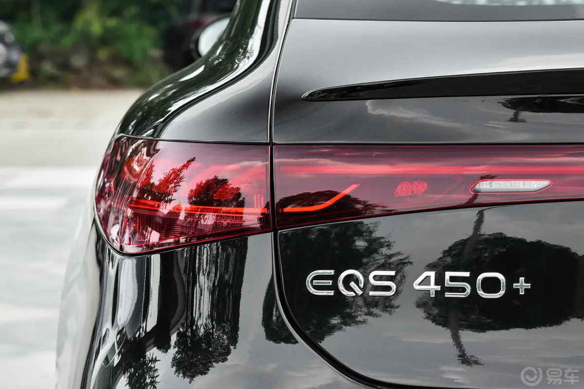 奔驰EQS改款 450+ 先锋版外观灯组