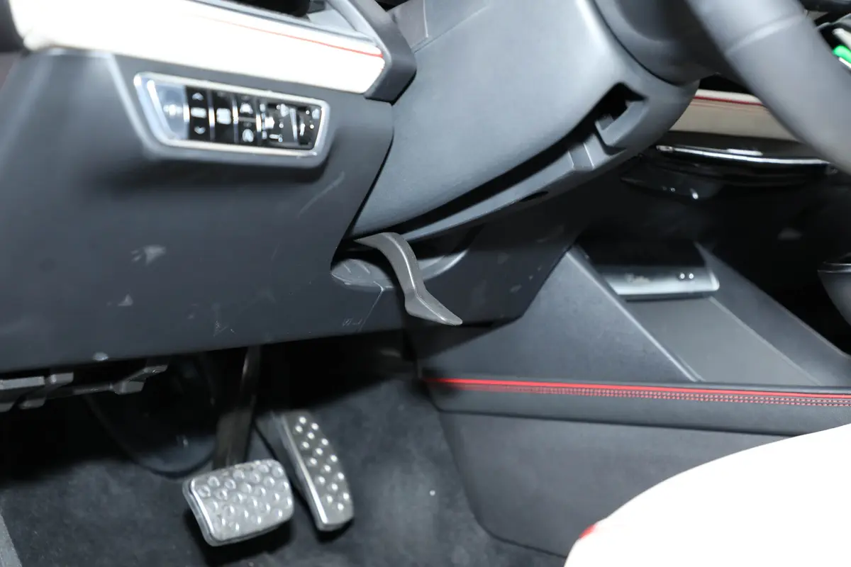 凯迪拉克GT425T 两驱尊贵型方向盘调节